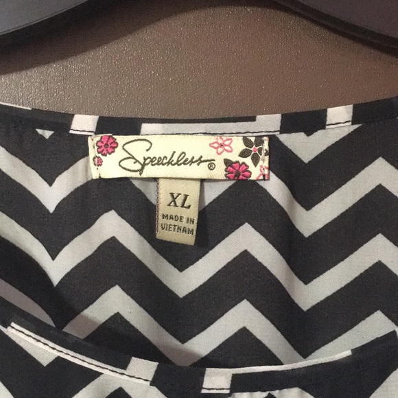 Flutter sleeve top - Picture 5 of 6